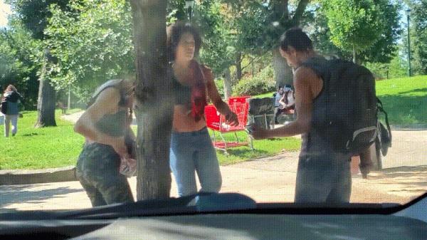 美國街頭驚現“喪屍”，末日世界真實上演，都是毒品惹的禍