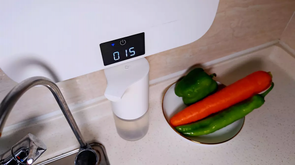 可壁掛可檯面，這臺FIVE智慧刀筷殺菌架真的不挑地兒