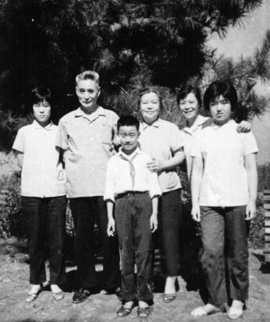 1989年，黃維訪問臺灣前夕，國民黨方面力勸他留在臺灣，被他拒絕