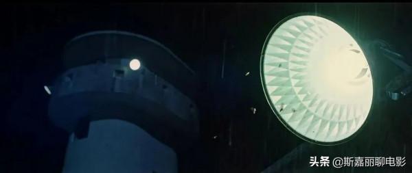 監獄外被利用,監獄內被威脅,金秀賢在《某一天》裡為什麼這麼慘 監獄外被利用,監獄內被威脅,金秀賢在《某一天》裡為什麼這麼慘