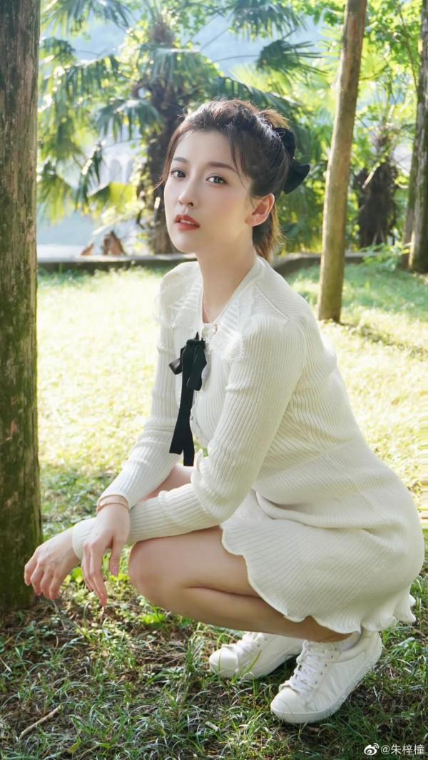 鳳凰網主持人朱梓橦 鳳凰網主持人朱梓橦