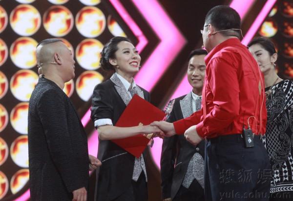 劉德華、星爺、宋丹丹齊上陣，捧不紅她一個人，經紀人就差跪下了