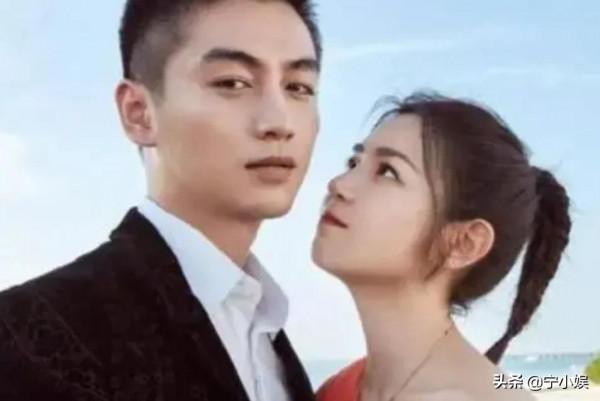 2022年，娛樂圈的瓜多糖更多，從情侶到夫妻，一對比一對甜