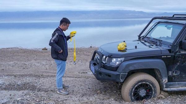 坦克300環青海Day2:體驗水天一線的“雙湖”,小柴旦救援BJ40! 坦克300環青海Day2:體驗水天一線的“雙湖”,小柴旦救援BJ40!