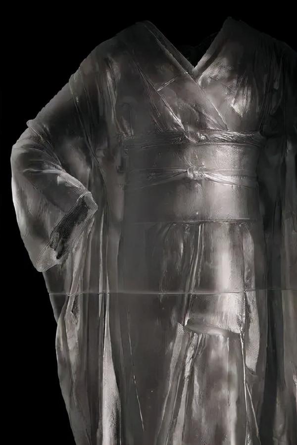 浪漫典雅的異想讓人為之心動，玻璃婚紗你有見過嗎？