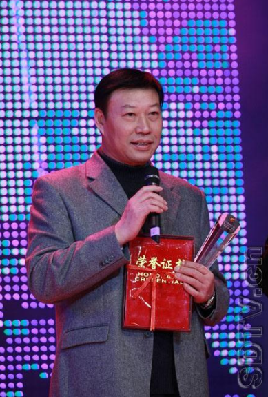 “大孝子”魏積安:母親只有一個,為母親退出春晚 “大孝子”魏積安:母親只有一個,為母親退出春晚