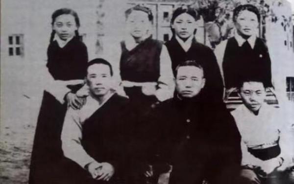 藏族鉅商邦達昌，牽2000頭騾馬支援抗日1.5億美元，盜匪都被感動