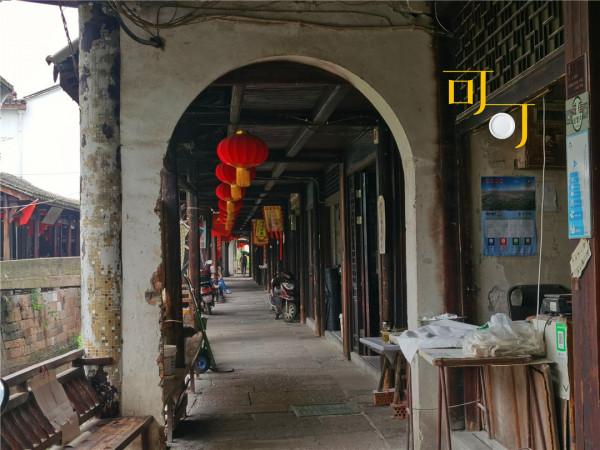 湖州荻港村的施家餛飩5元一碗,乾隆愛吃的鱔糊面,30元一碗 湖州荻港村的施家餛飩5元一碗,乾隆愛吃的鱔糊面,30元一碗