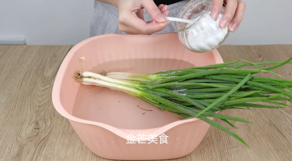 原來儲存小蔥這麼簡單，放幾個月都不會壞，看完文章可以學學