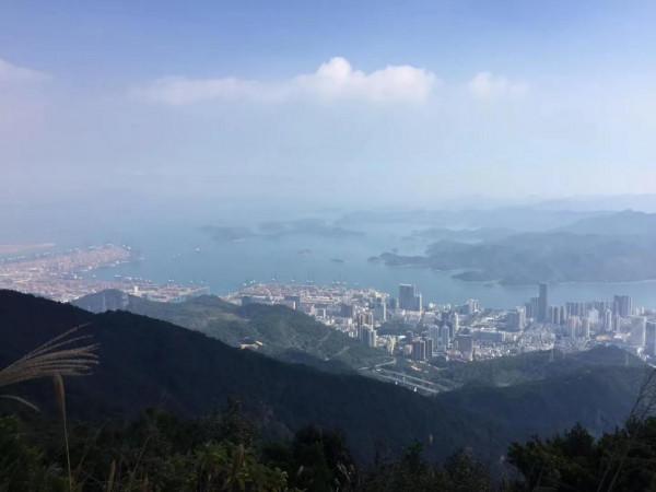 攀登深圳梧桐山