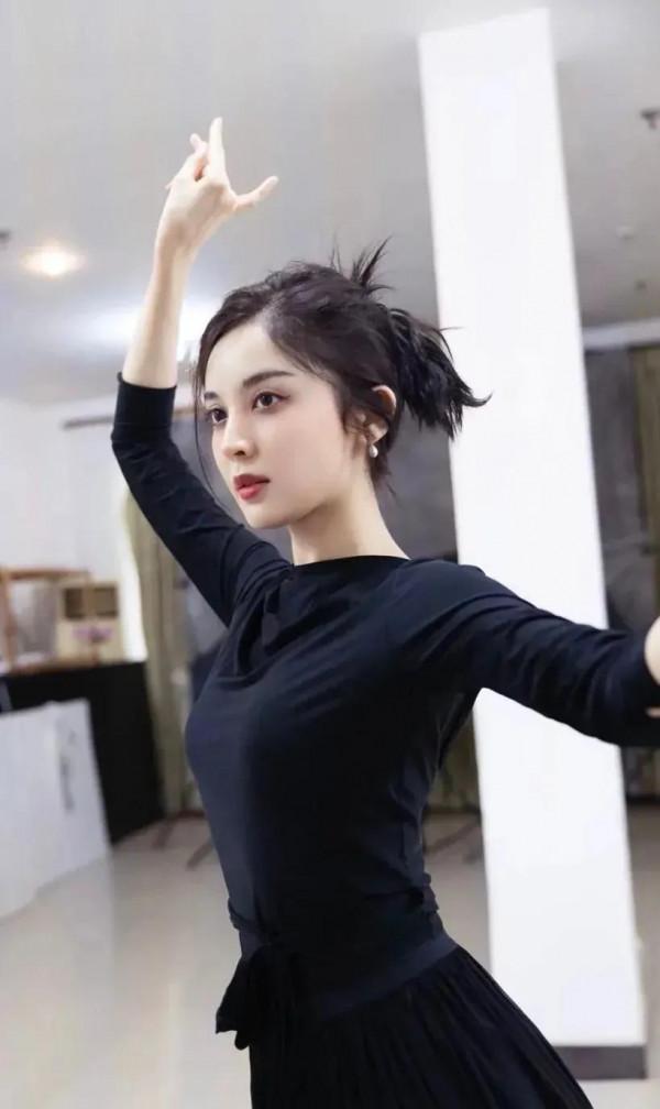 魅力四射古麗娜扎 魅力四射古麗娜扎