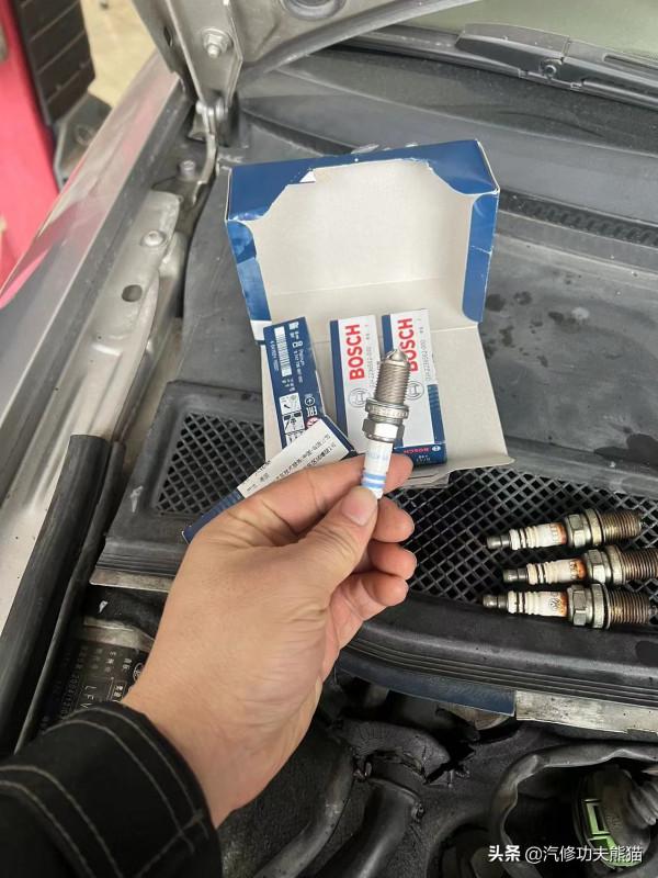 經濟下行購買新車計劃暫緩，翻新復古老爺車圓屁股奧迪老A6照樣香