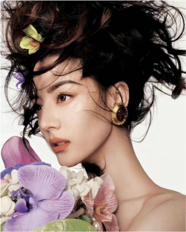 熱巴閉年大刊造型徹底封神！嘗試新風格形象大變，穿貂皮高調炫富