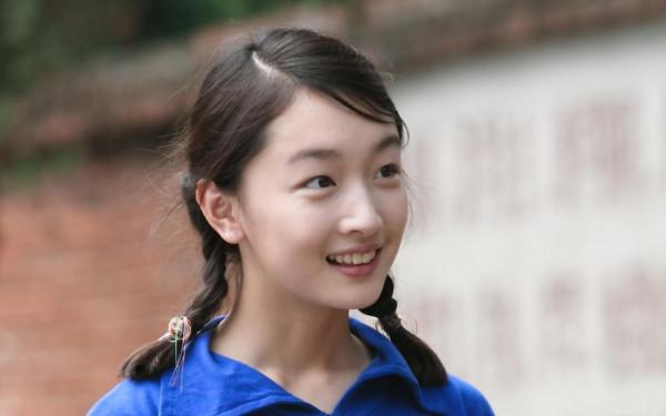 娛樂圈小花之爭，85還在演偶像劇，90未成氣候，95顏值花美貌驚人