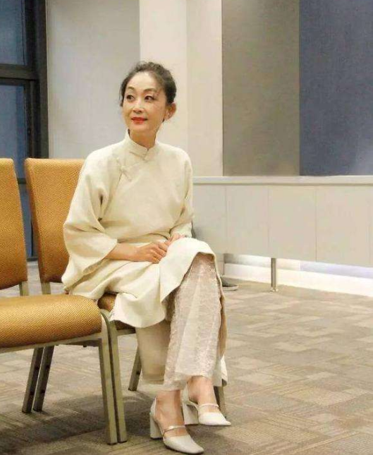 至今單身的8位大齡女星，最大57歲最小38歲，個個瀟灑又快樂