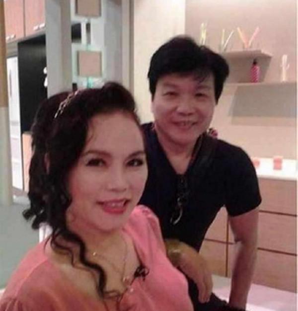 65歲女歌后曝手術失敗癱瘓42年,說話都很痛苦,只能靠輪椅出行 65歲女歌后曝手術失敗癱瘓42年,說話都很痛苦,只能靠輪椅出行