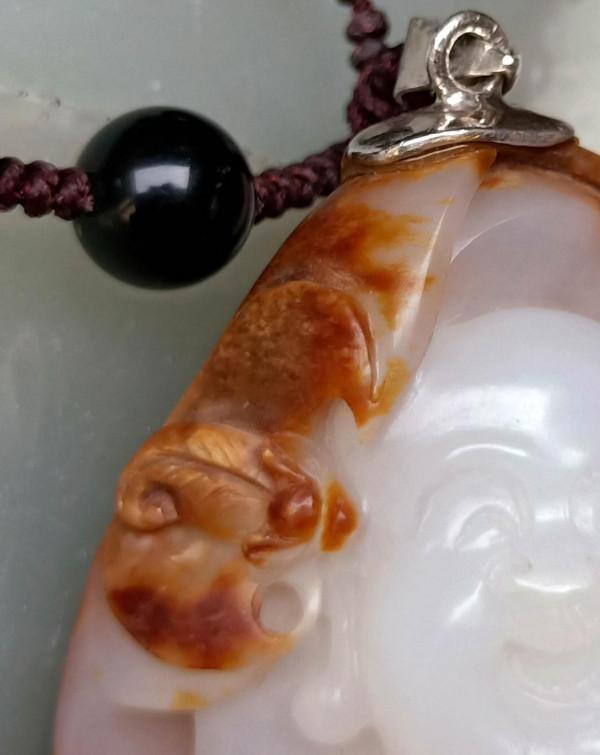 一塊有七個色的和田籽料值多少錢? 一塊有七個色的和田籽料值多少錢?