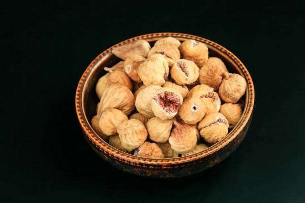 喝很多水還是口乾眼乾面板幹？應對乾燥中醫有妙招