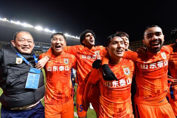 評分山東泰山冠軍戰：小金髮光、老費定鼎，德爾加多有組織無紀律