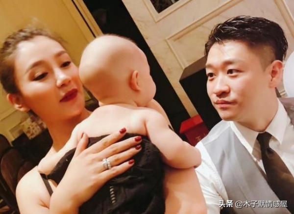 王櫟鑫回應離婚,自己承擔撫養費,分開一年了,一別兩寬不好嗎? 王櫟鑫回應離婚,自己承擔撫養費,分開一年了,一別兩寬不好嗎?