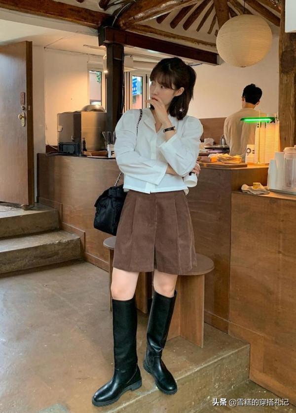 今秋再穿衛衣就過時了！這3種“上衣”正流行，搭褲子裙子都好看