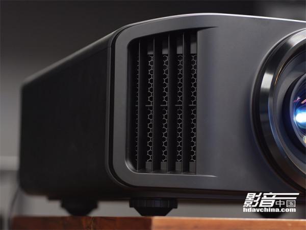 「鑑賞」JVC DLA-N118、OS BU301：8K/60Hz HDR 10+家用投影王者組合