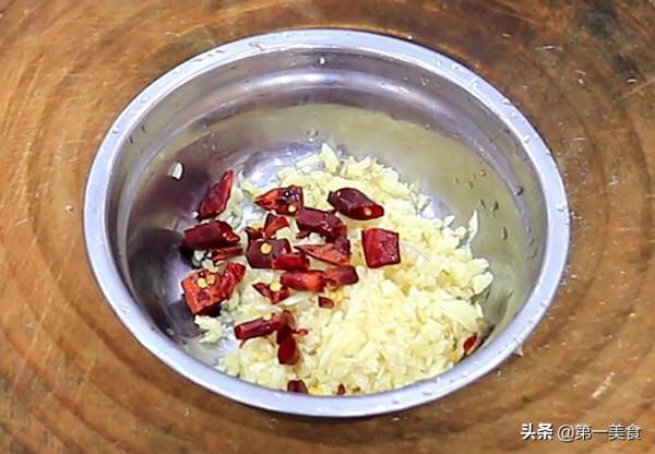 爆炒空心菜不發黑的技巧,用廚師長的做法,在家做出飯店的味道 爆炒空心菜不發黑的技巧,用廚師長的做法,在家做出飯店的味道