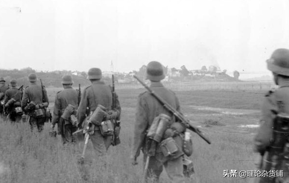 為什麼俄羅斯軍隊在二戰中隨身攜帶了一把小鏟子？