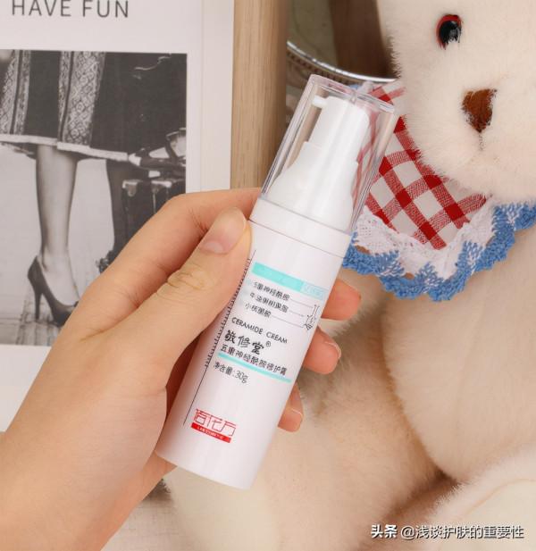 護膚三部曲之一的保溼,請及時塗抹保溼護膚品 護膚三部曲之一的保溼,請及時塗抹保溼護膚品