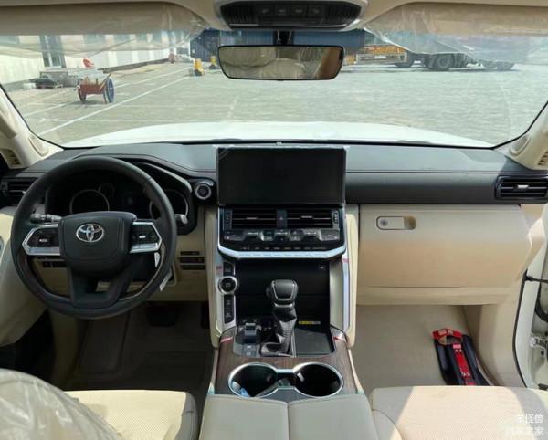 優雅身段+野性外觀,豐田蘭德酷路澤LC300,有望年底開售 優雅身段+野性外觀,豐田蘭德酷路澤LC300,有望年底開售