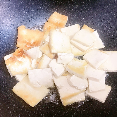 0難度的裙帶菜蝦仁豆腐湯，好吃到停不下來