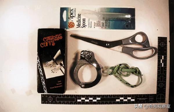 15歲女孩遭遇險境,最終實現完美自救,讓潛藏多年的真兇原形畢露 15歲女孩遭遇險境,最終實現完美自救,讓潛藏多年的真兇原形畢露