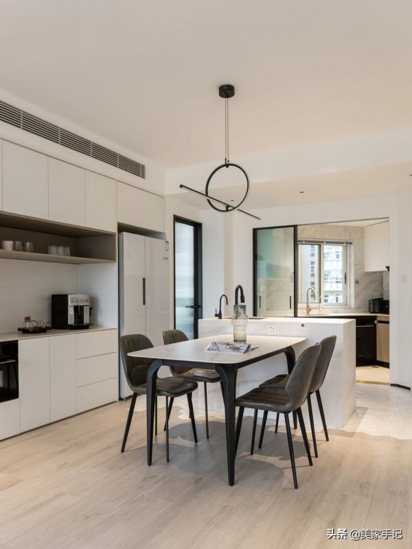 深圳屋主家中的高階場面:堅持打滿櫃子,效果不是一般的大氣實用 深圳屋主家中的高階場面:堅持打滿櫃子,效果不是一般的大氣實用