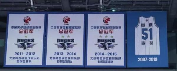 拉著四歲兒子的手離世，緬懷那個33歲的生命