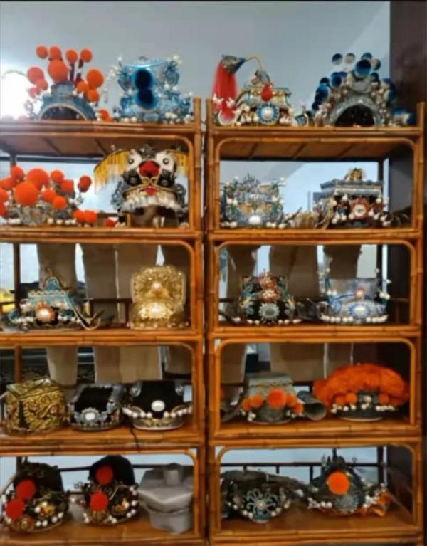 郭德綱蟒袍價值數百萬，一個人養活了三個行業