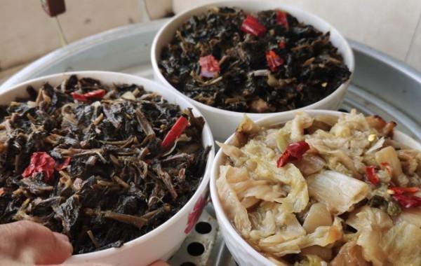 7小時燉6碗！北方大姐過年在家做梅乾菜扣肉，和你那做法一樣不？