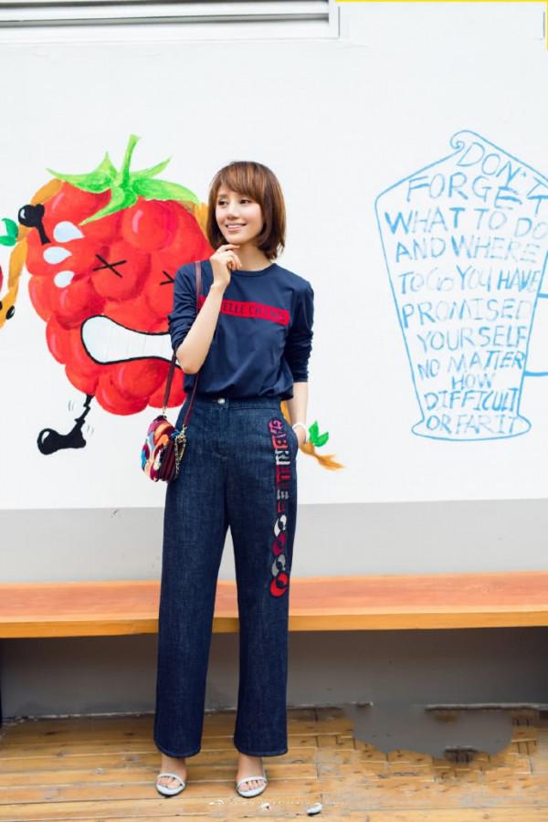 41歲袁泉不得了!穿A字裙出門大變樣,這長腿是真實存在的嗎? 41歲袁泉不得了!穿A字裙出門大變樣,這長腿是真實存在的嗎?