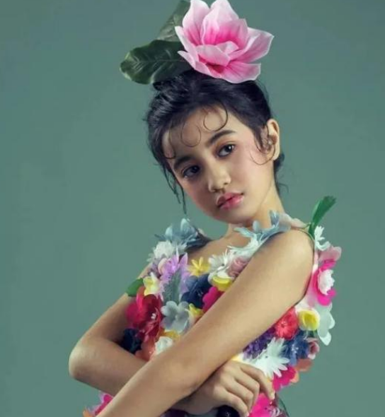 西班牙英國公主算什麼？看看10歲的柬埔寨公主，混血基因無可挑剔