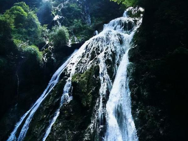 貴州一“懶人”景點太舒服了,全程可乘船,碧玉水中游不停 貴州一“懶人”景點太舒服了,全程可乘船,碧玉水中游不停