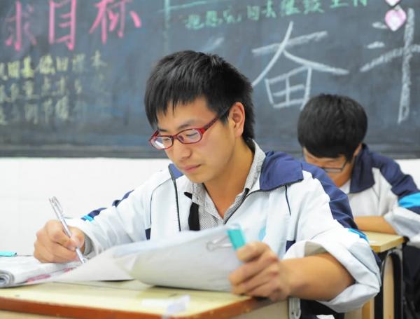 學生“偏科”哪一門最難補?學渣、學霸各執一詞,英語排不上第一 學生“偏科”哪一門最難補?學渣、學霸各執一詞,英語排不上第一