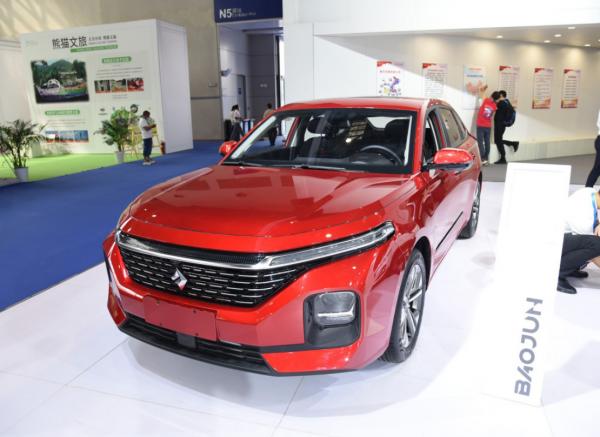 國產車與合資車之間的PK，寶駿RC-5對比捷達VA3，用實力證明自己