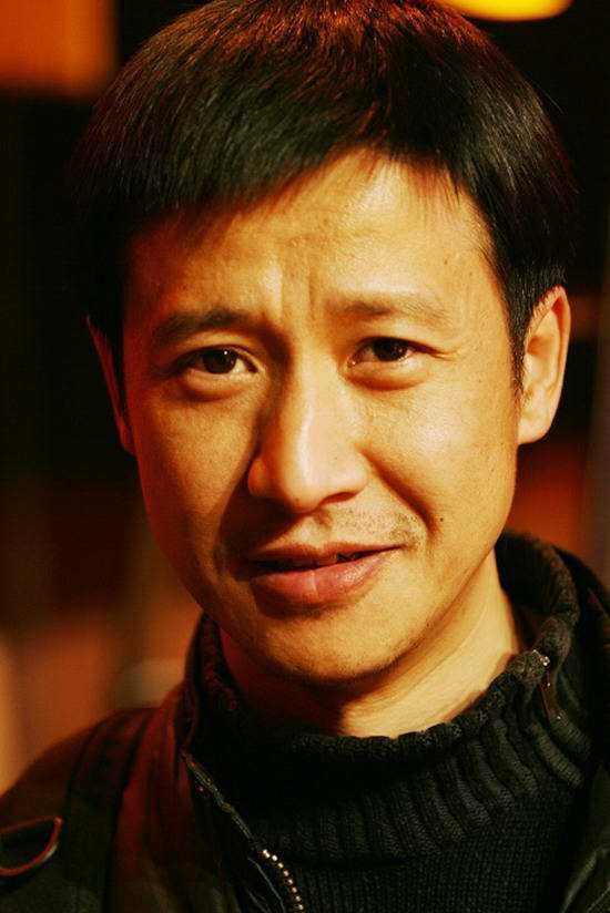 演員張國強:為救癌症父親累到尿血,他讓單身的母親晚年不流淚 演員張國強:為救癌症父親累到尿血,他讓單身的母親晚年不流淚