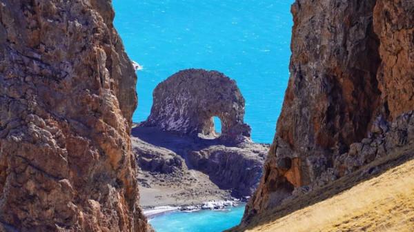 穿越西藏阿里中線,地上只有車轍印,這種路就是轎車能力的極限 穿越西藏阿里中線,地上只有車轍印,這種路就是轎車能力的極限