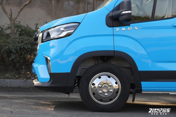 衛航全新配色邁阿密藍，情懷還是創新？實拍V590藍色進化版房車