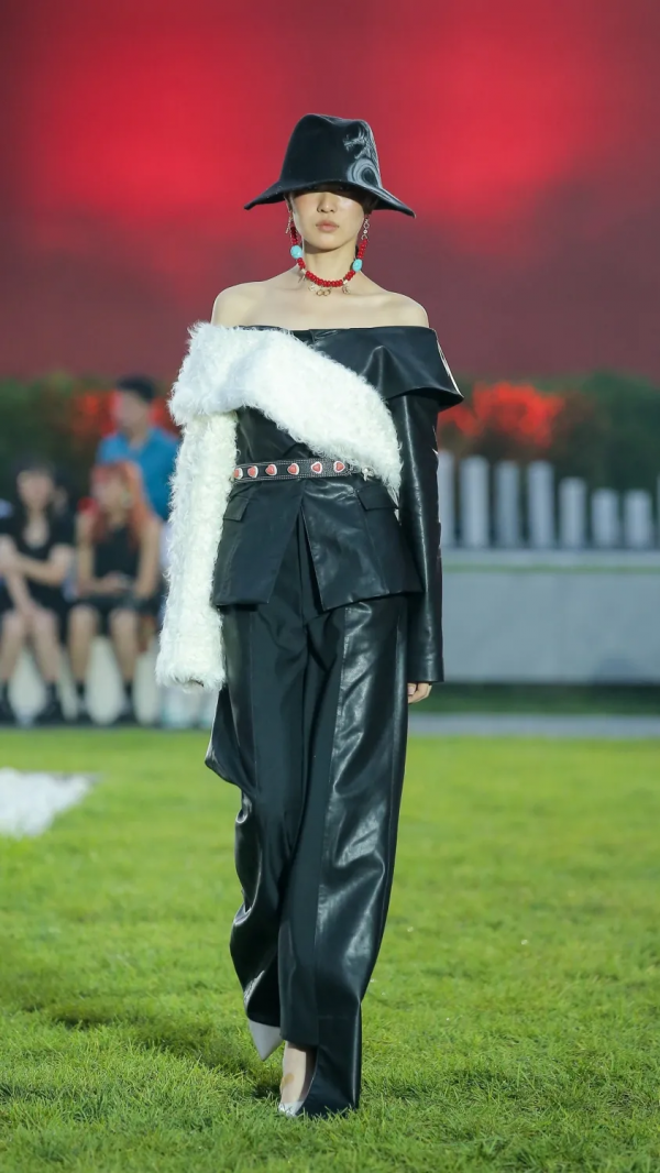 專題 | 看!少數民族的“時尚經” 專題 | 看!少數民族的“時尚經”