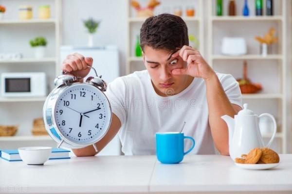 經常凌晨3、4點鐘醒來睡不著?到底是哪裡出現了問題? 經常凌晨3、4點鐘醒來睡不著?到底是哪裡出現了問題?