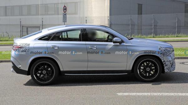 部分配置提升 賓士新款GLE Coupe低偽裝路試諜照報告 部分配置提升 賓士新款GLE Coupe低偽裝路試諜照報告