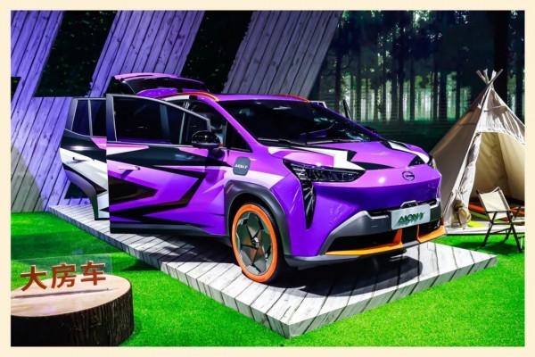 彈匣電池第一車潮酷亮相!