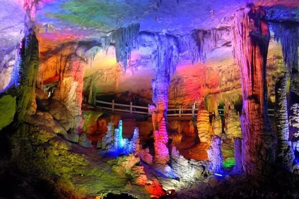 走進喀斯特密境