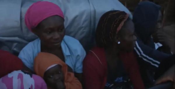 下雨就癱瘓的非洲國家，計程車也賣“掛票”，300公里開三天